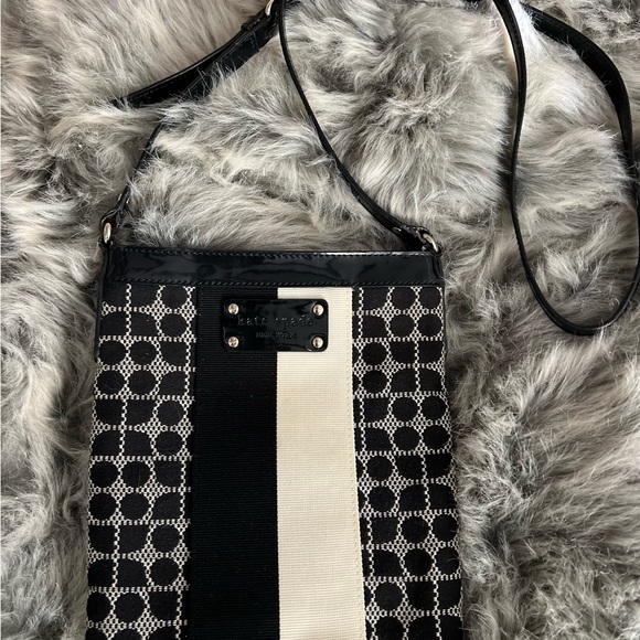 kate spade Handbags - Kate Spade Crossbody